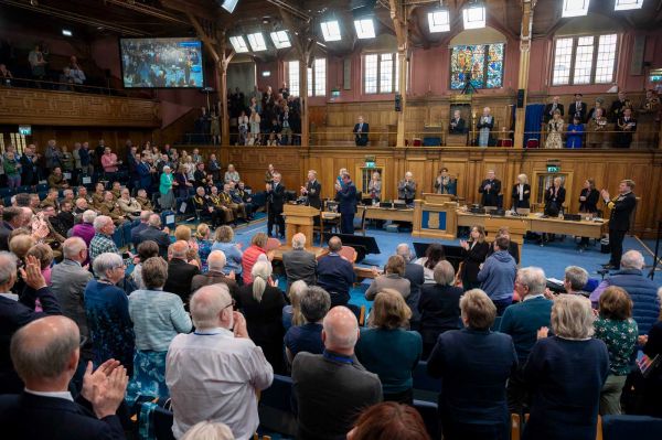 The General Assembly applauding the chaplains