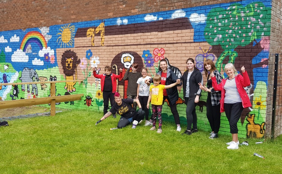 Barrhead Children And Mural