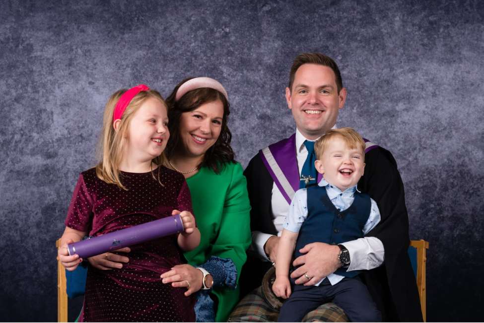 Rev Stuart Finlayson And Family 112