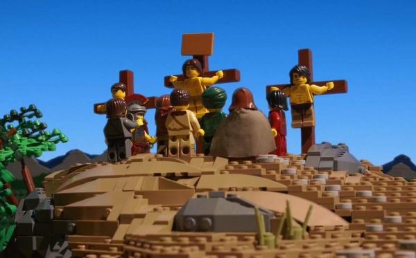 Lego figures recreate the crucifixion