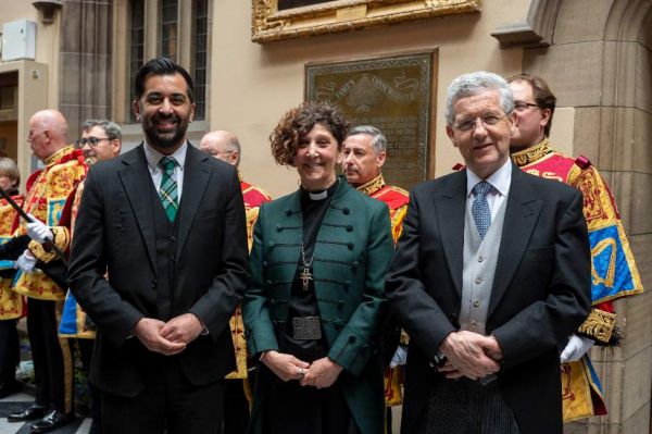 First Minister Humza Yousaf, Sally Foster-Fulton and Lord Hodge.