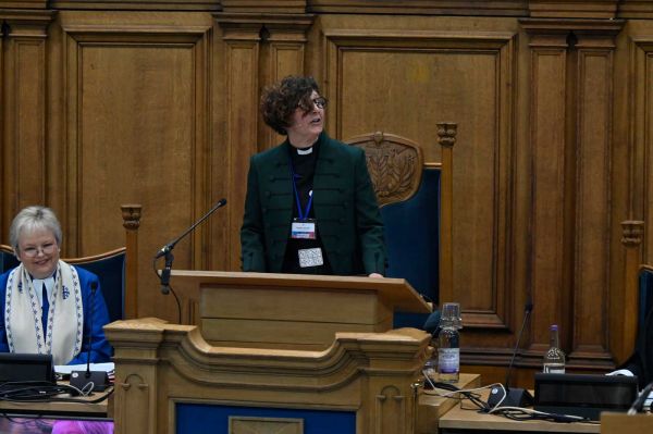 Moderator Rt Rev Sally Foster-Fulton giving her speech