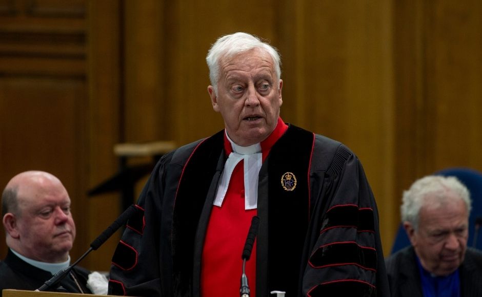 Rev Dr George Whyte reading the Queen's letter to the General Assembly 2022