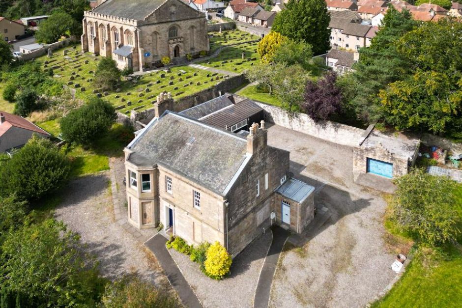 The Manse, Port Street, Clackmannan, FK10 4JH The Church of Scotland