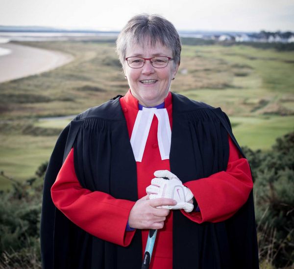 Very Rev Dr Susan Brown on golf course