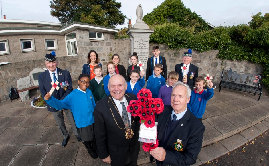 The Bridge of Don Remembers project was officially launched at the Bridge of Don war memorial by the Lord Provost of Abderdeen, Councillor Barney Crockett and John Tough, whose uncle is named on the War Memorial. They were joined by Legion Scotland and pupils from some of the schools who are taking part.
