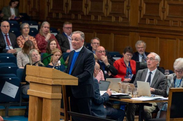 Rev David Cameron speaking at the General Assembly