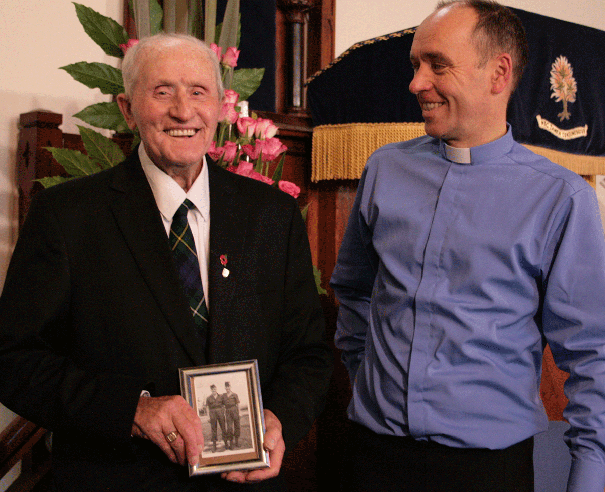 Ex-serviceman Sandy Wright and Rev Graeme Glover
