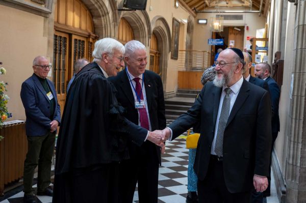 Very Rev Colin Sinclair speaks with the Rabbi