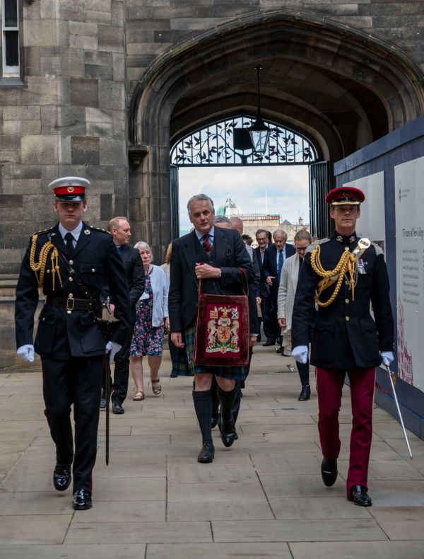 Formal procession into the General Assembly