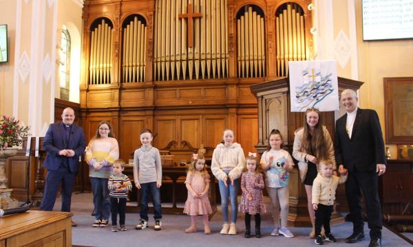 Port Glasgow New Parish Church's 200th anniversary service with Rev William Boyle, children from the Sunday Club and Rt Rev Dr Iain Greenshields.