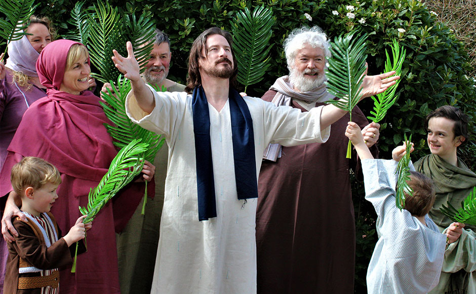 Jesus and followers performed by Drama Kirk