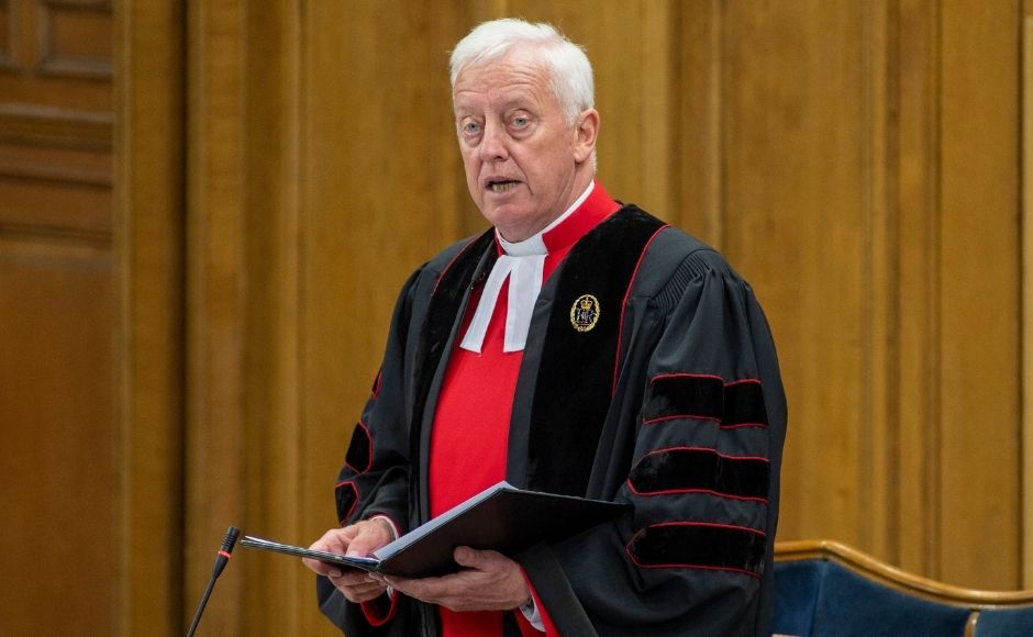 Rev Dr George Whyte reading the Queen's letter to the General Assembly 2021