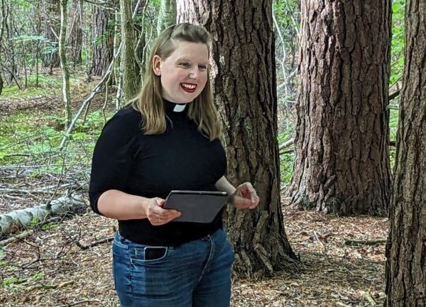 Aniko Schutz Bradwell leads an outdoor service