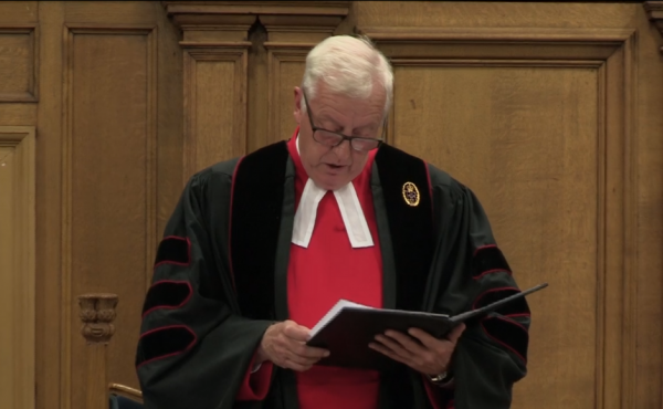 Rev Dr George Whyte reading the Queen's letter to the General Assembly 2020